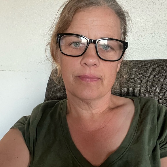 Meet your Posher, Bertha great! Deals on bundles!! - Picture 15 of 15